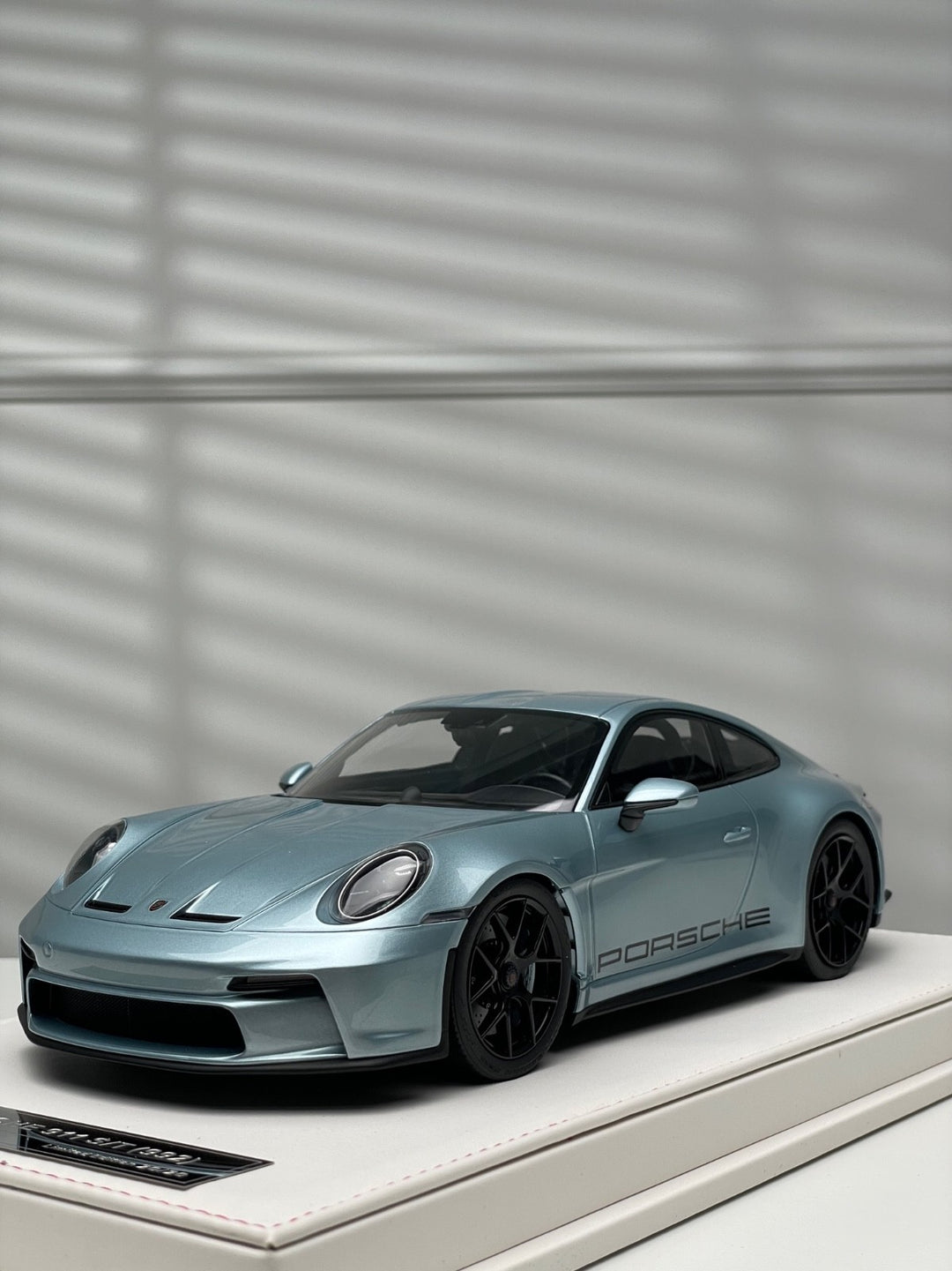 Porsche 911 S/T (Ice Blue/ Black Rims) [Ivy Merit Model] 1/18 scale