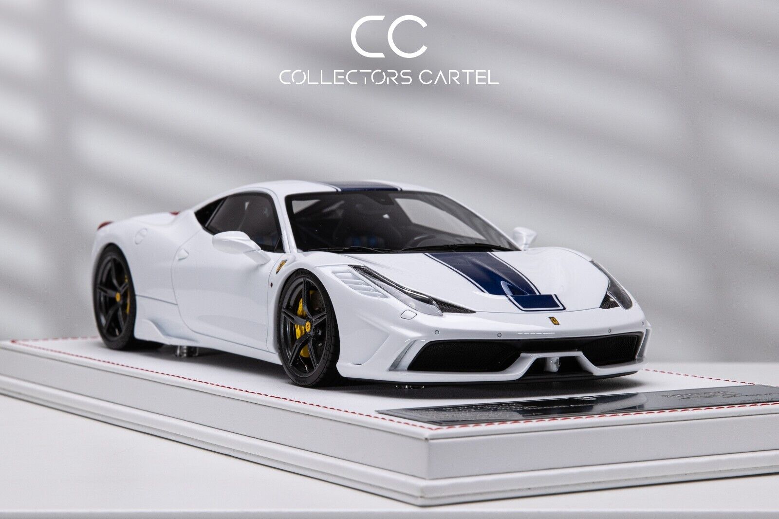 Ferrari 458 Speciale (White/ Blue Stripe) [Davis & Giovanni] 1/18