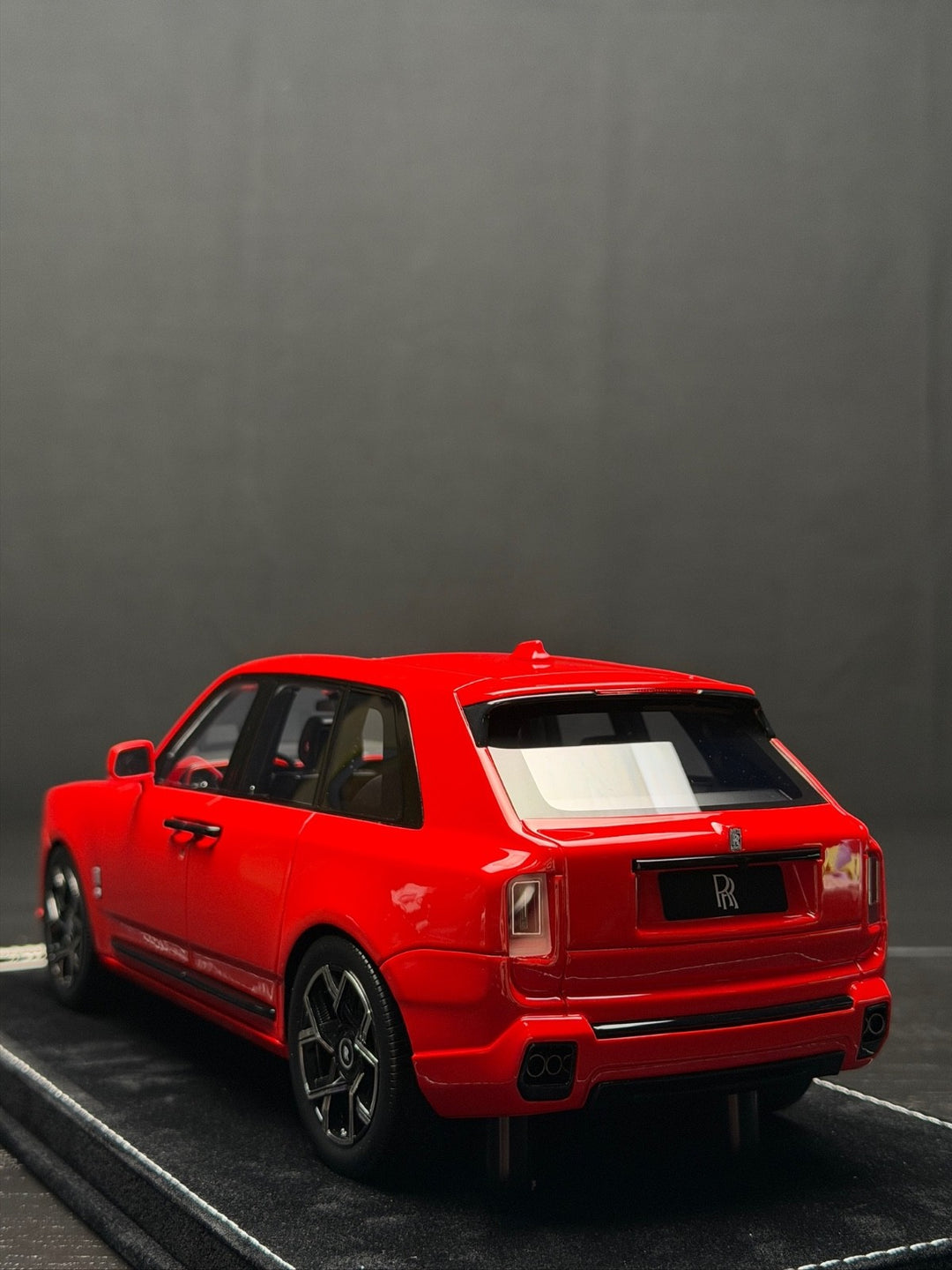 Rolls-Royce Cullinan Series II (Red) [H&H] 1/18 scale