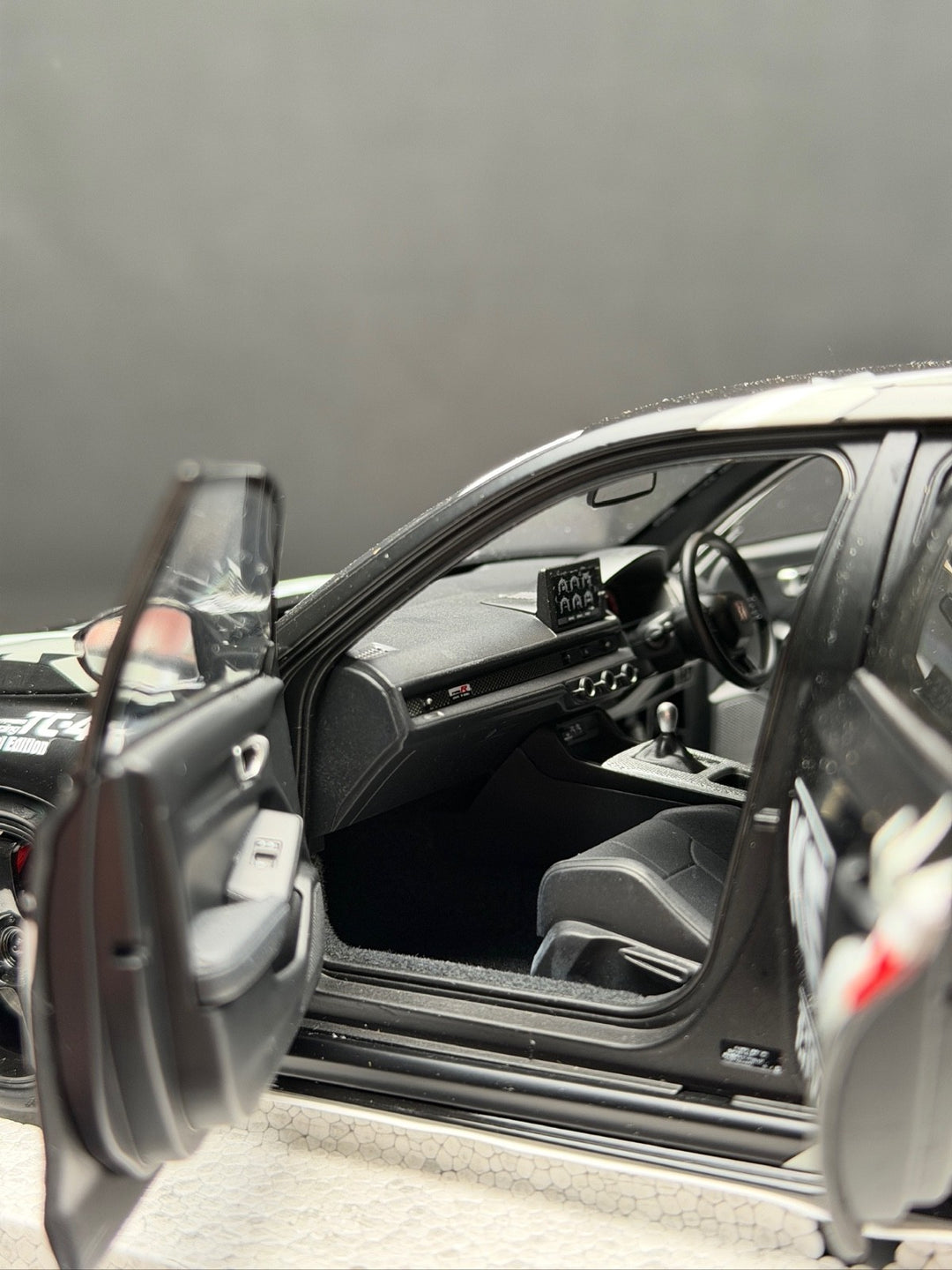 Honda Civic Type R HKS (HKS Decals) [Motorhelix] 1/18 scale