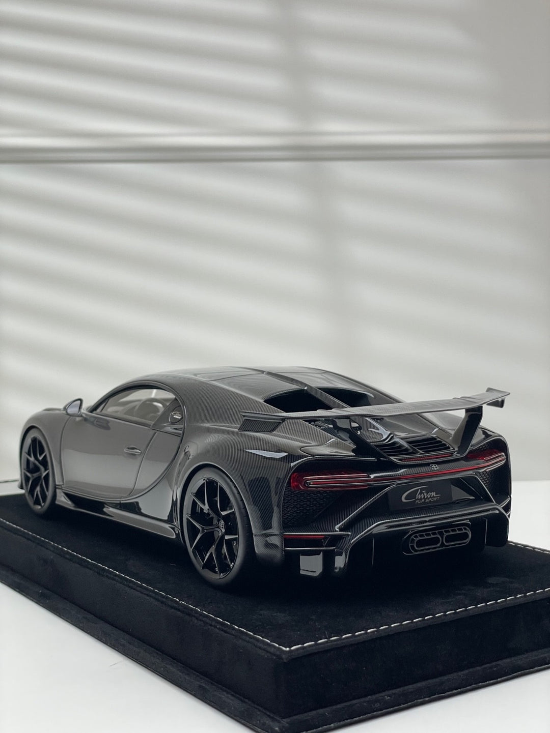Bugatti Chiron Pur Sport (Metallic Dark Gray) [Henson&Heaven] 1/18 scale
