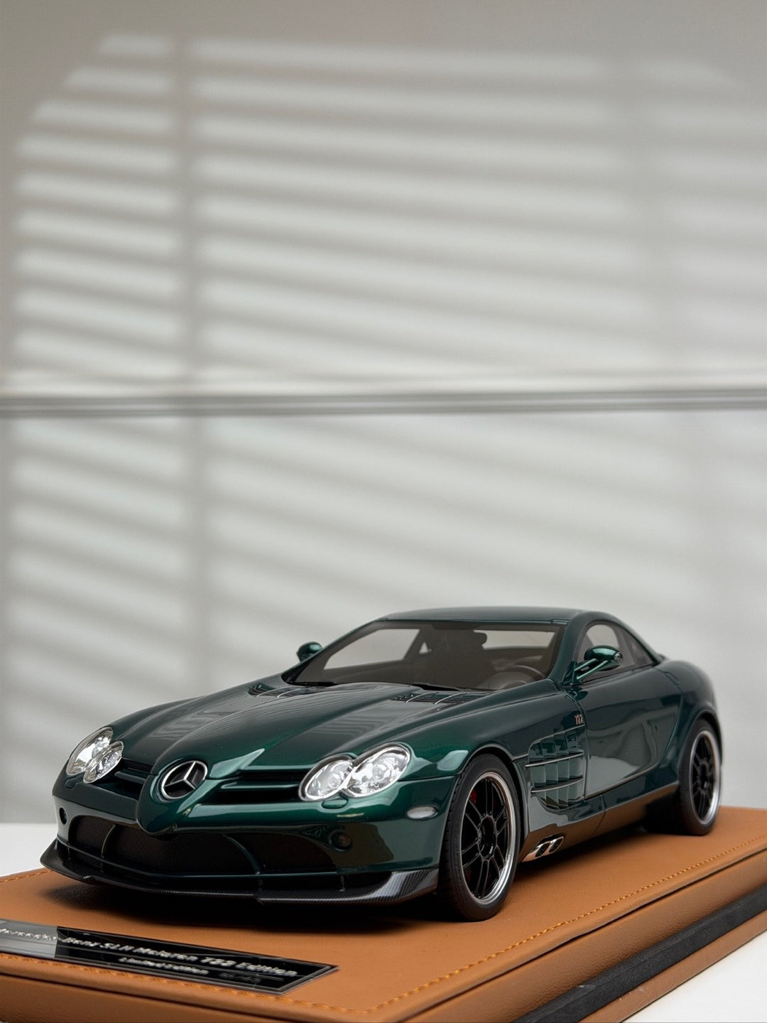 Mercedes-Benz SLR McLaren 722 Edition (Dark Green) [IVY Merit Model] 1/18 scale