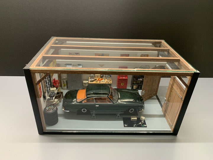 Classic Ferrari Garage Diorama with Lights [1:18 scale]