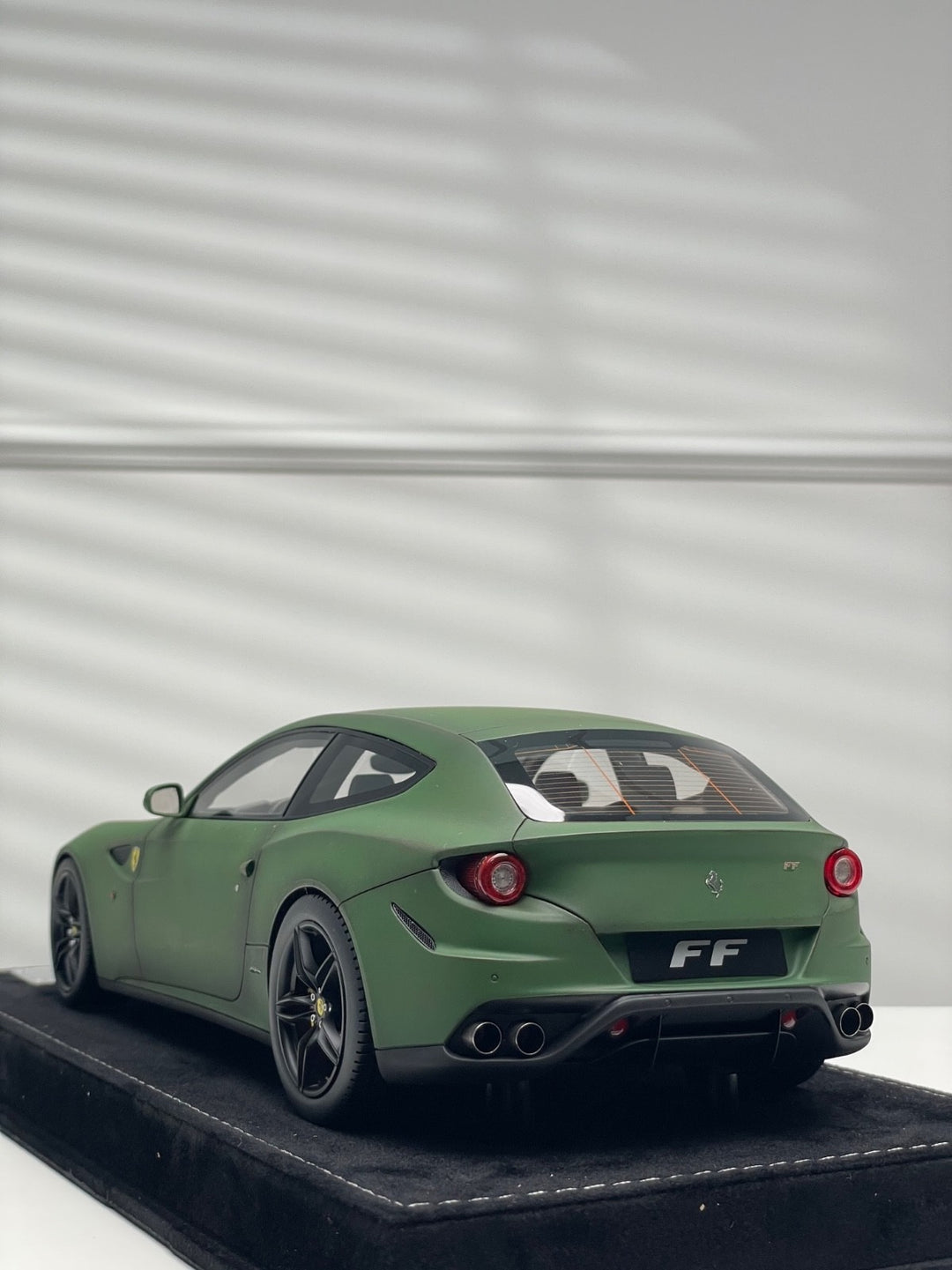 Ferrari FF (Matte Military Green) [Henson&Heaven] 1/18 scale