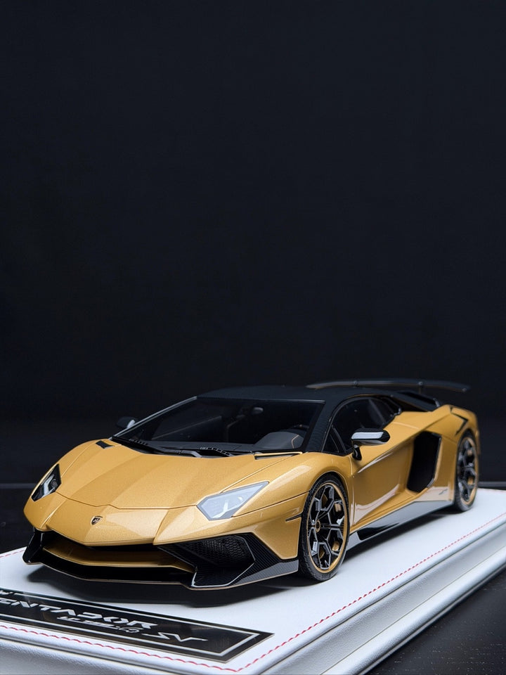 Lamborghini Aventador LP750-4 SV (Gold) [Davis & Giovanni] 1:18 scale