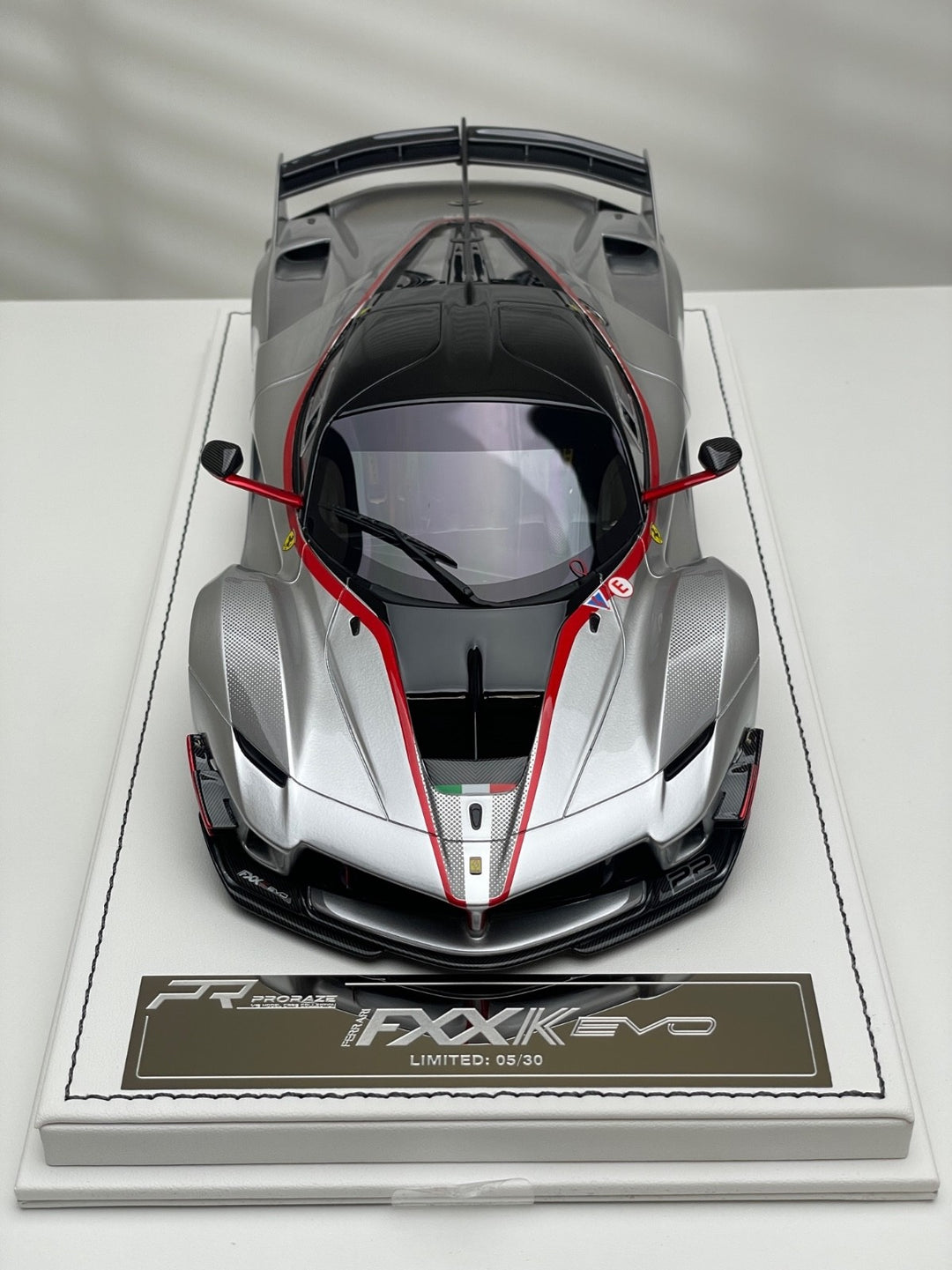 Ferrari FXXK EVO (Metallic Silver) [PRORAZE] 1/18 scale