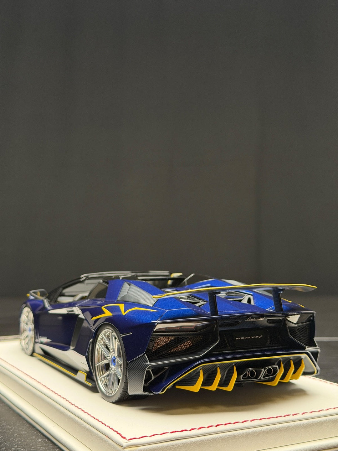 Lamborghini Aventador SV Roadster LBWK (Met. Blue) [Davis & Giovanni] 1:18 scale