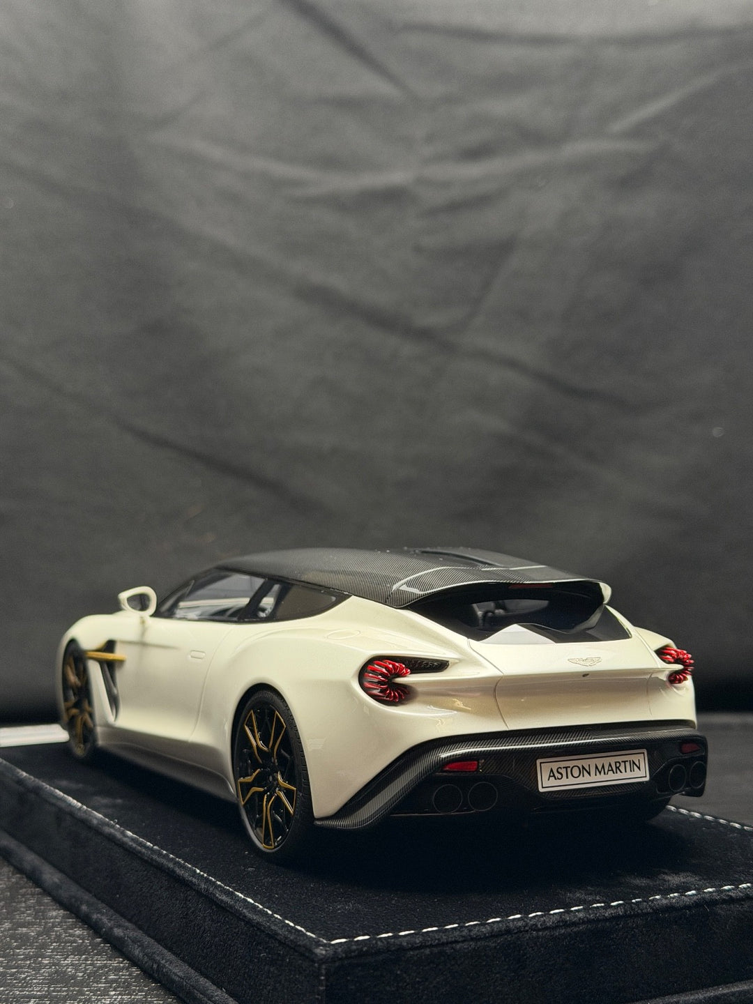 Aston Martin Vanquish Zagato (White) [Henson&Heaven] 1/18 scale