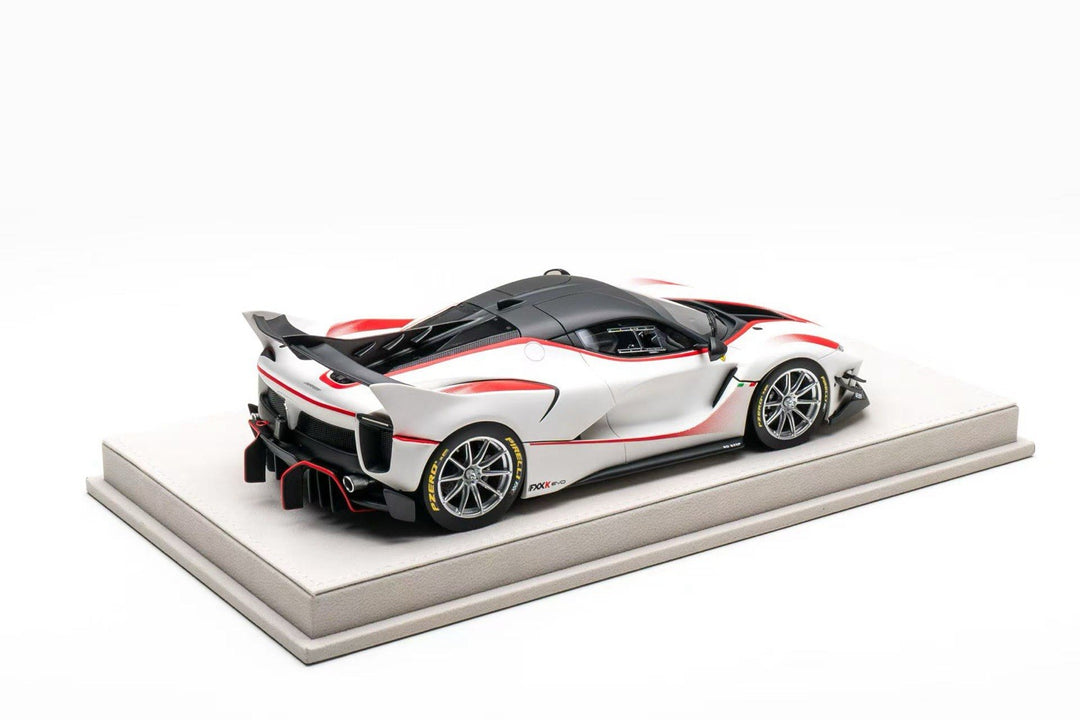 Ferrari FXX-K EVO ( White/red Stripe) [Hermez Collection] 1/18 scale