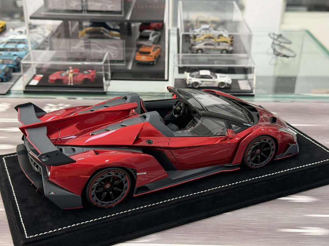 Lamborghini Veneno Roadster (Metallic Red) [MR Collection] 1/18 scale