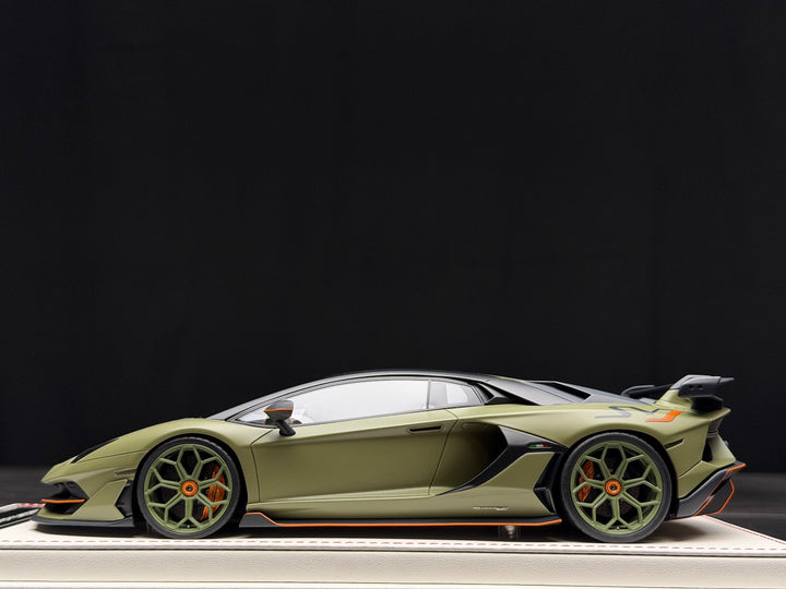 Lamborghini Aventador SVJ (Matte Green) [Davis & Giovanni] 1:18 scale 1 OF 1