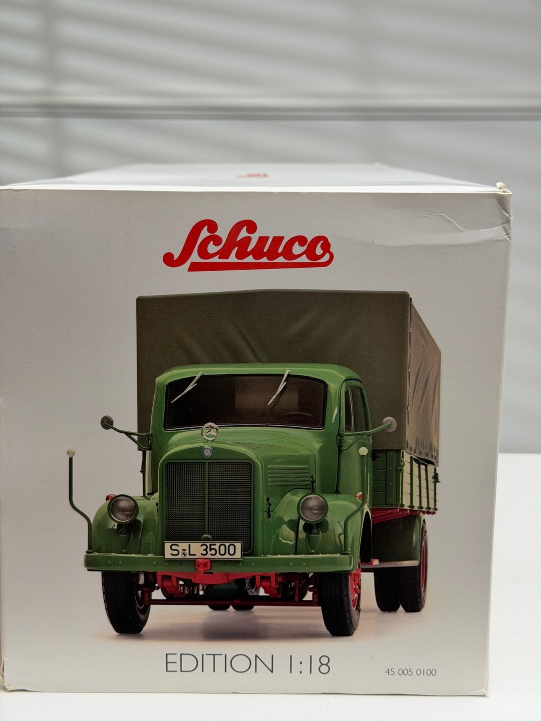 1950 Mercedes-Benz L3500 (Green/ Red) [Schuco] 1/18 scale