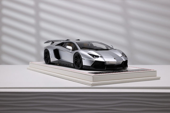 Lamborghini Aventador LBWK (Chrome Silver) [Davis & Giovanni] 1/18 scale