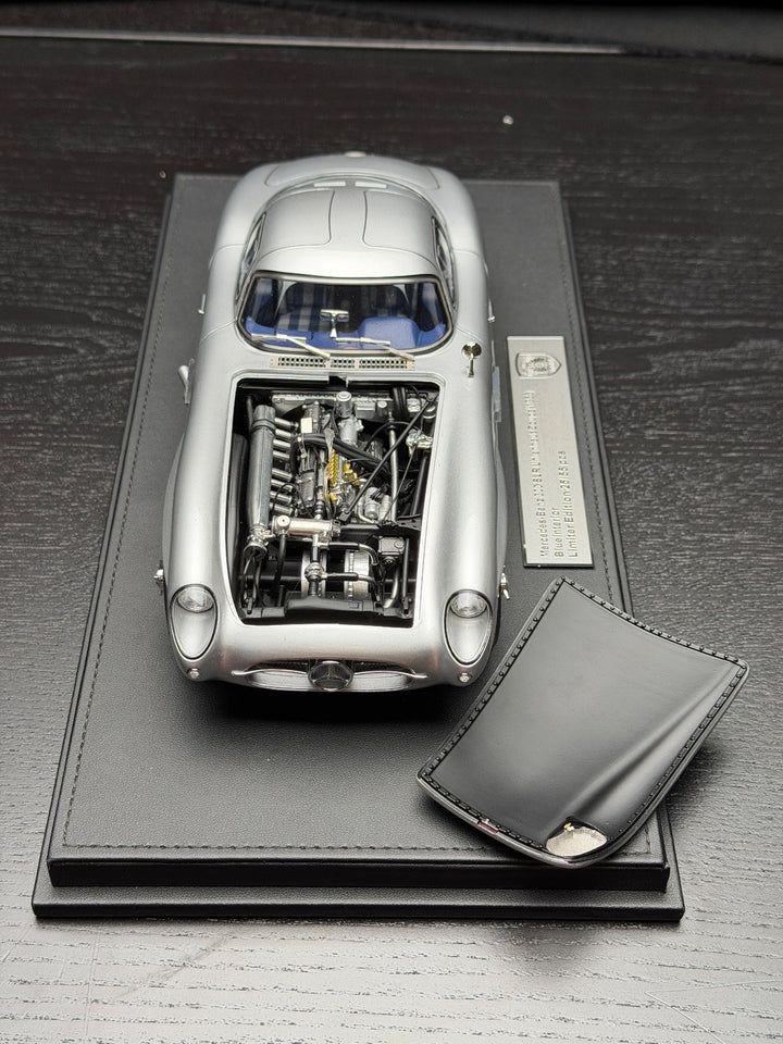 Mercedes-Benz 300 SLR Uhlenhaut (Silver/ Blue Interior) [V8 Model] 1:18 scale