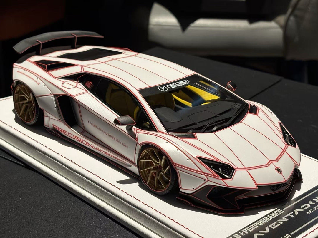 Lamborghini Aventador LP750-4 (White/red TRON) [Davis & Giovanni] 1/18 scale