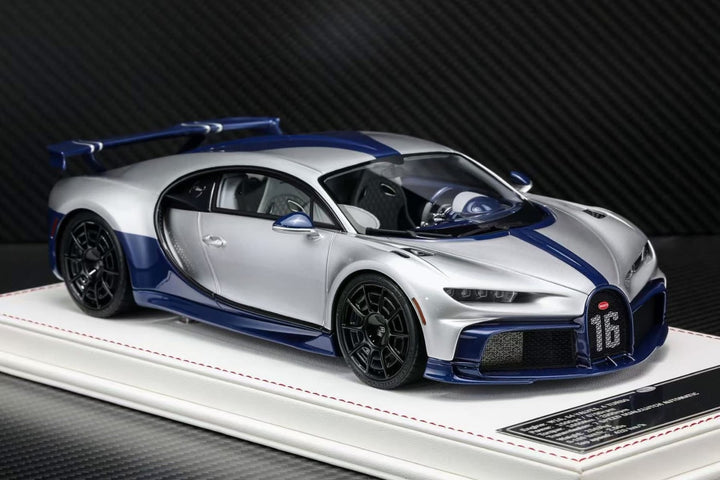 Bugatti Chiron Pur Sport (Silver/ Blue Carbon) [Davis & Giovanni] 1:18 scale