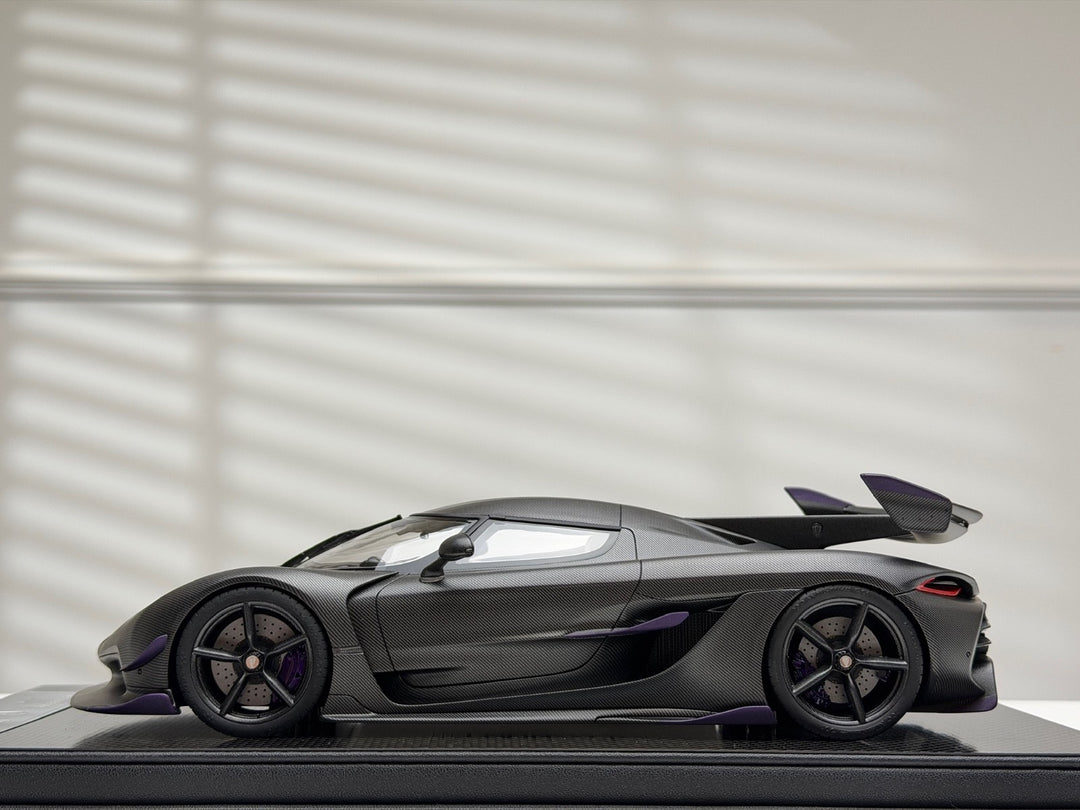 Koenigsegg Jesko (Full Exposed Carbon Fiber) [FrontiArt] 1/18 scale