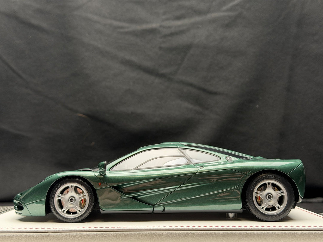 McLaren F1  (Metallic Green) [Davis & Giovanni] 1/18 scale