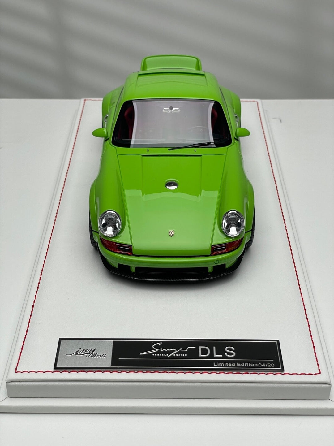 Porsche 911 Singer DLS (Green) [IVY Merit Model] 1/18 scale