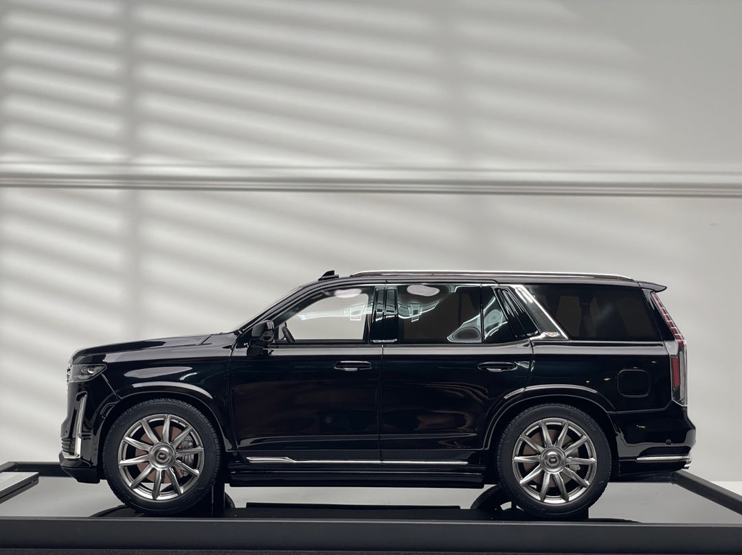 Cadillac Escalade (Black) [Motorhelix] 1/18 scale