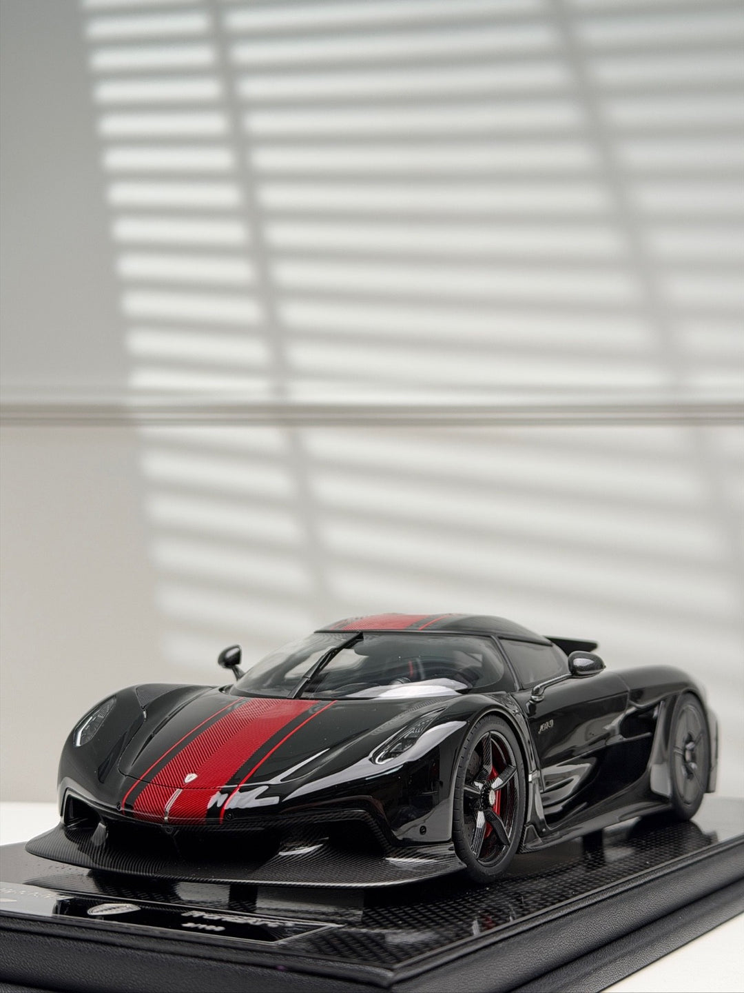Koenigsegg Jesko Absolut (Jet Black) [FrontiArt] 1/18 scale