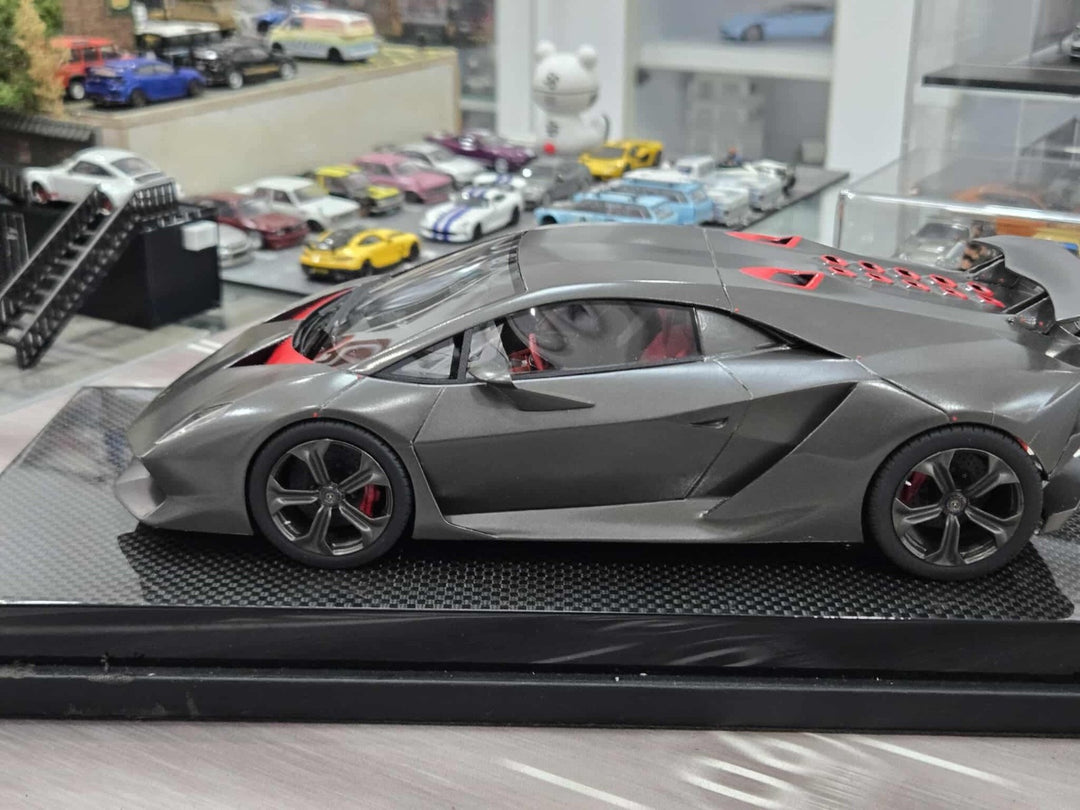 Lamborghini Sesto Elemento (Dark Gray) [MR Collection] 1/18 scale