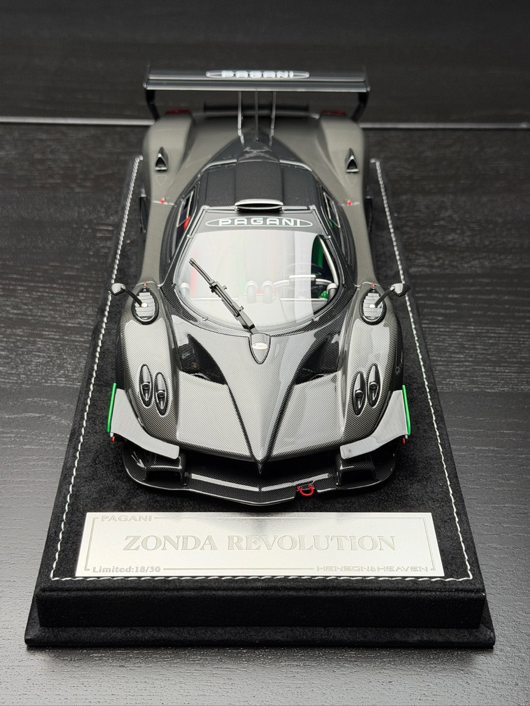Pagani Zonda Revolution (Carbon Fiber) [Henson&Heaven] 1/18 scale