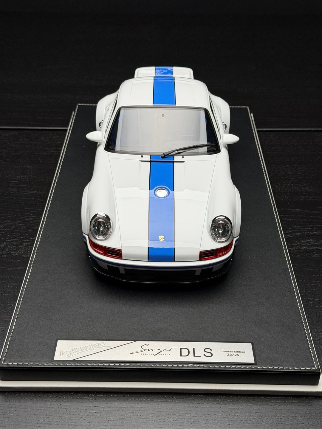 Porsche 911 Singer DLS (White/ Blue Stripe) [IVY Model] 1:12 scale