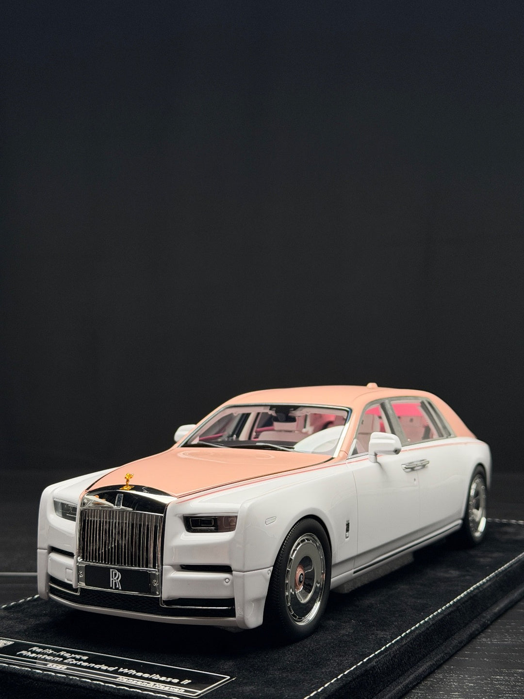 Rolls-Royce Phantom Series II Long Wheelbase (White/ Pink) [H&H] 1/18 scale