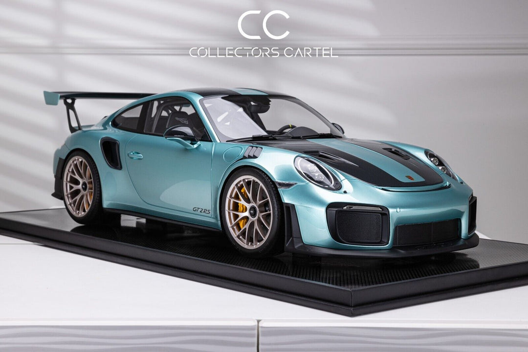 Porsche 911 GT2RS (Metallic Light Blue) [Dino Model] 1:8 scale