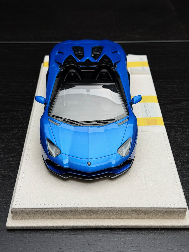 Lamborghini Aventador Ultimae Roadster (Blue) [MakeUp Eidolon] 1/18 scale