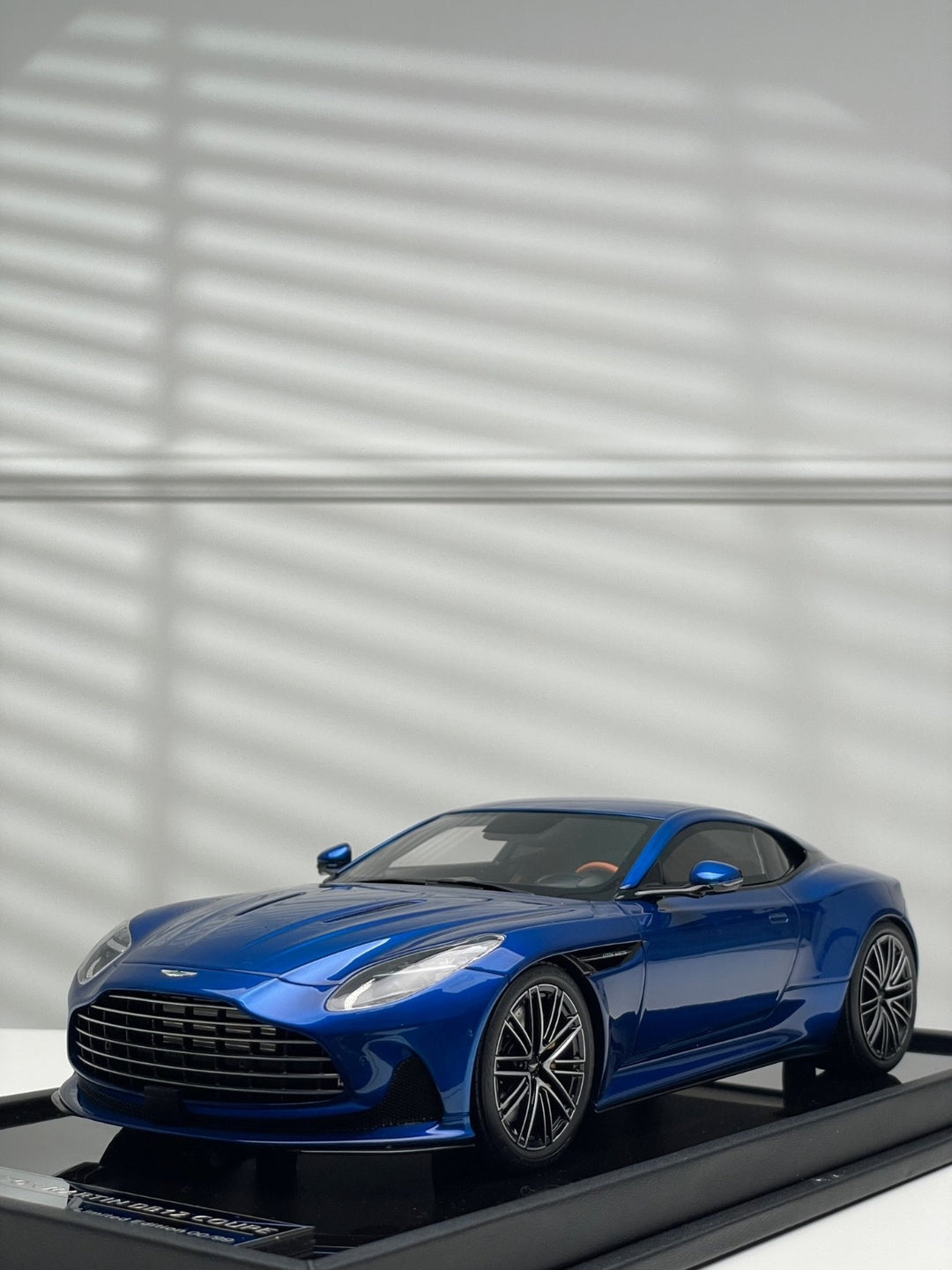 Aston Martin DB12 Coupe (Blue) [Motorhelix] 1/18 scale