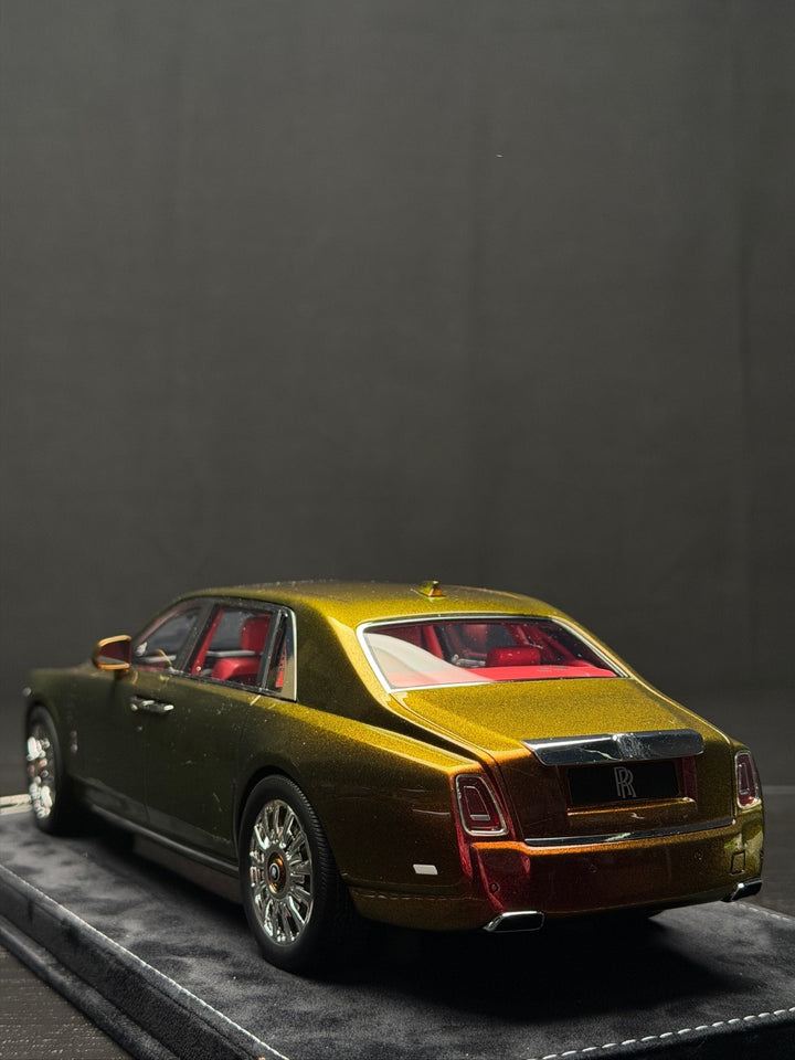 Rolls-Royce Phantom Long Wheelbase (Chameleon Pink) [H&H] 1/18 scale