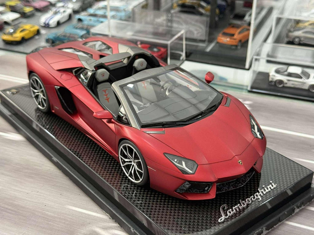 Lamborghini Aventador Roadster LP700-4 (Metallic Red) [MR Collection] 1/18 scale