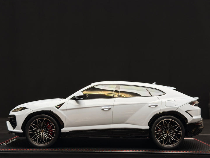 Lamborghini Urus SE (White) [MR Collection] 1/18 scale
