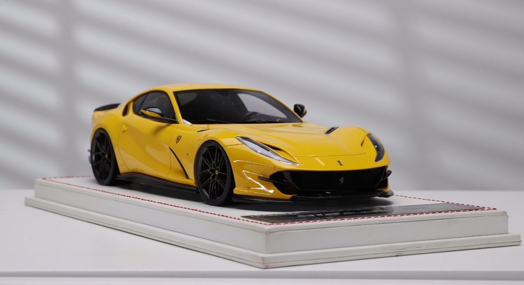 Ferrari 812 Superfast NOVITEC (Yellow) [Davis & Giovanni] 1/18 scale