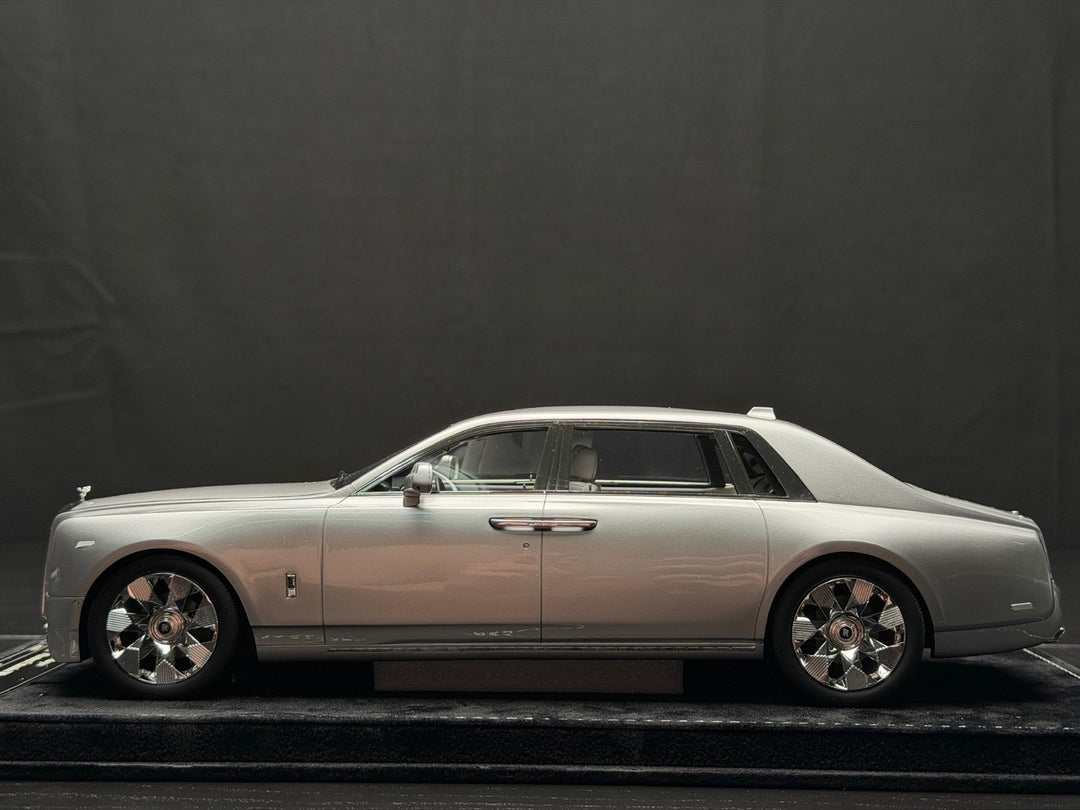 Rolls-Royce Phantom Series II Long Wheelbase (Silver) [H&H] 1/18 scale