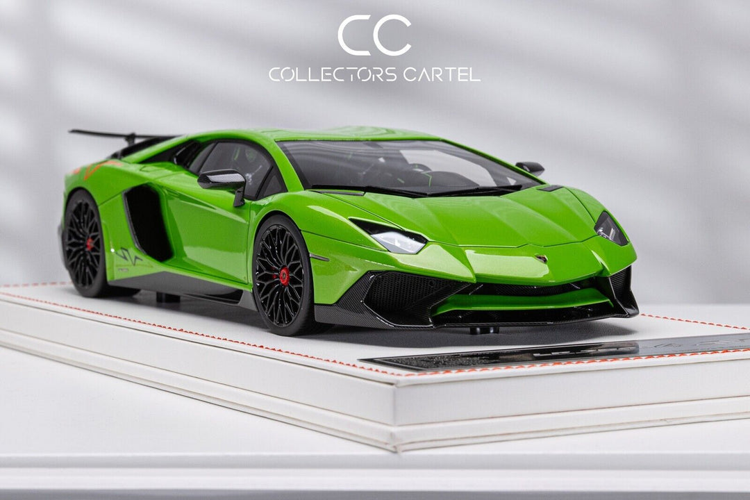 Lamborghini Aventador LP750-4 SV (Green) [Dino Model] 1/18 scale