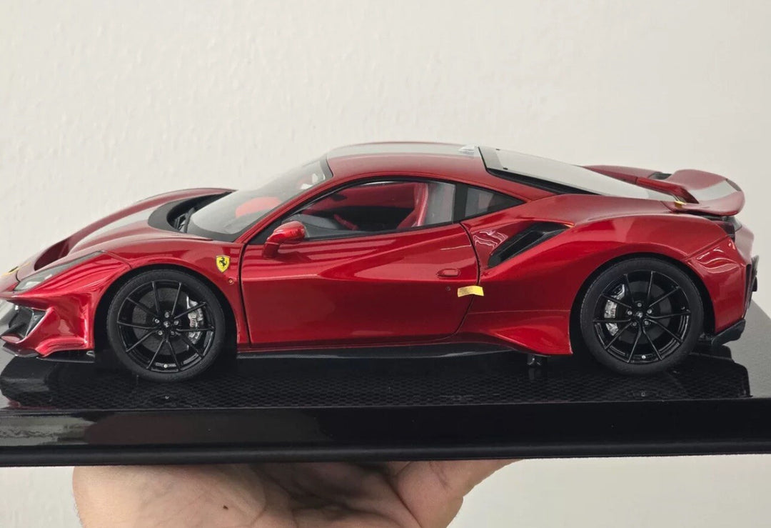 Ferrari 488 Pista (Red) [Dino Model] 1/18 scale