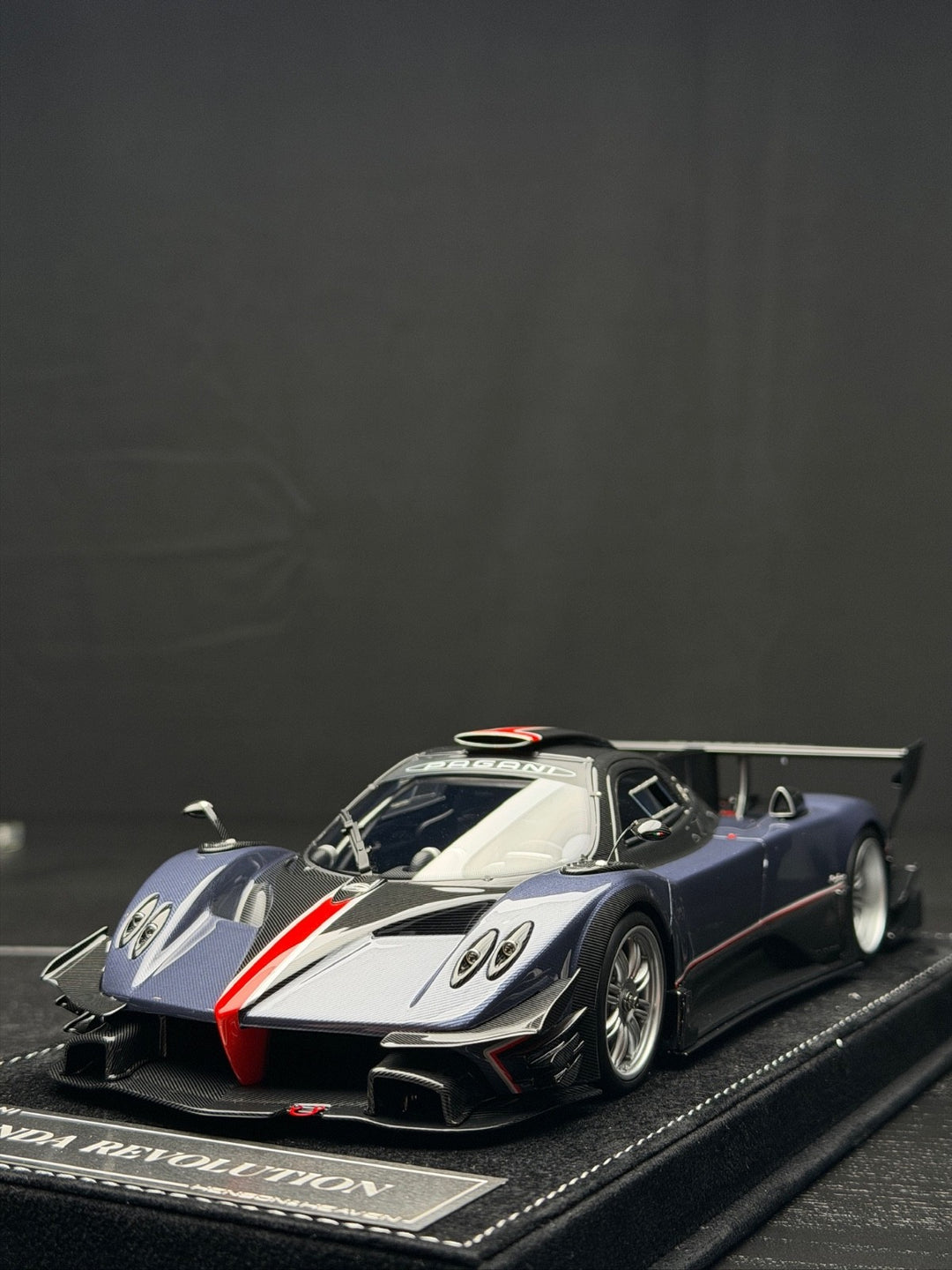 Pagani Zonda Revolution (Blue/ Carbon/ Red Stripe) [Henson&Heaven] 1/18 scale