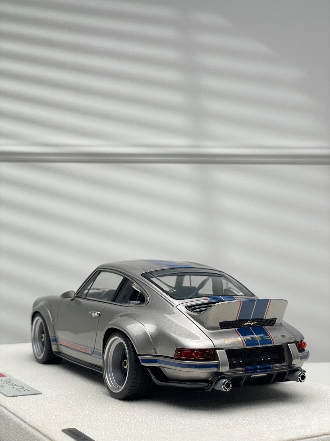Porsche 911 Singer DLS (Silver/ Blue Stripes) [Make up Eidolon] 1/18 scale