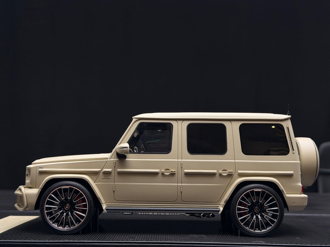 Mercedes-AMG G63 (Sheikh Hamdan, Ministry Of Defense) [Dino Model] 1/18 scale