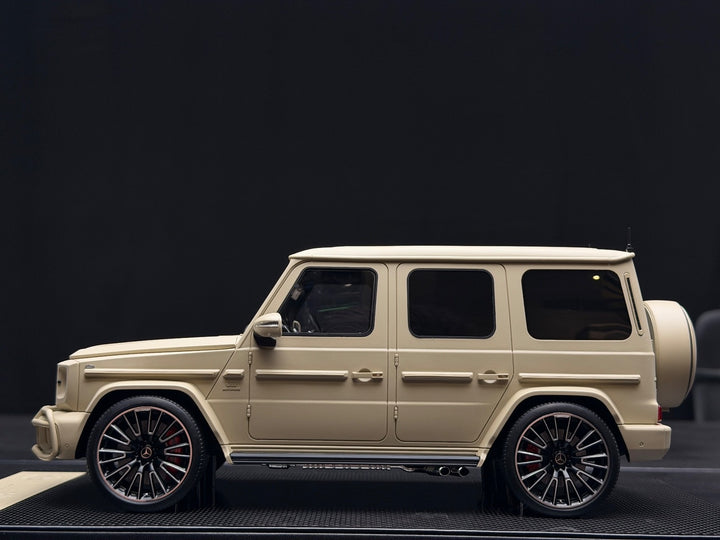 Mercedes-AMG G63 (Sheikh Hamdan, Ministry Of Defense) [Dino Model] 1/18 scale