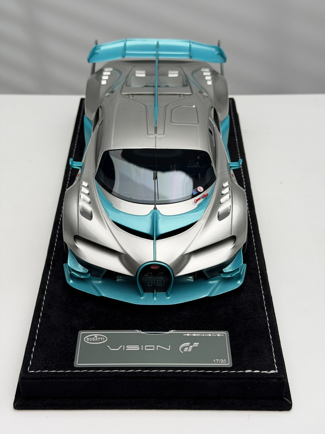 Bugatti Vision GT (Silver/ Blue Carbon) [Henson&Heaven] 1/18 scale