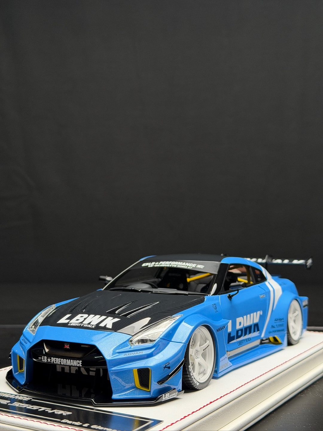 Nissan R35 GT-RR LBWK (Blue/ White Rims) [Davis & Giovanni] 1/18 scale