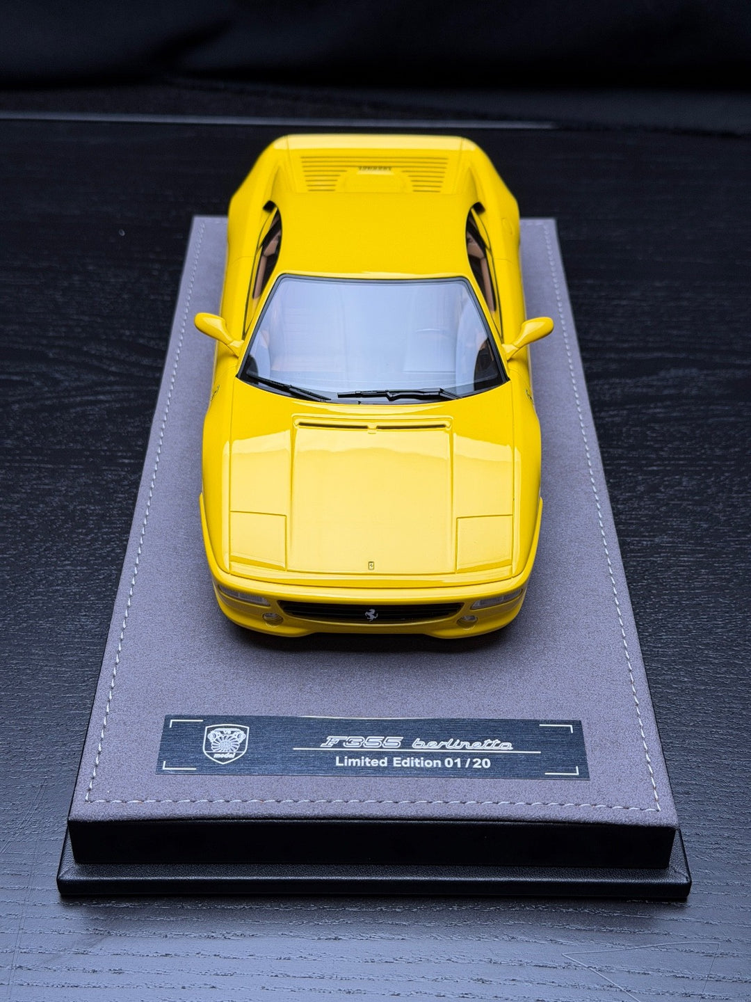 Ferrari F355 Berlinetta (Yellow) [V8 Model] 1:18 scale