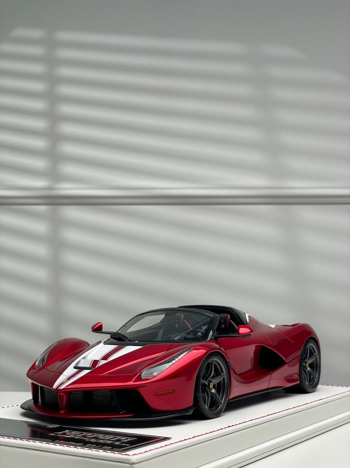 Ferrari LaFerrari Aperta (Metallic Red/ White) [Davis & Giovanni] 1:18 scale