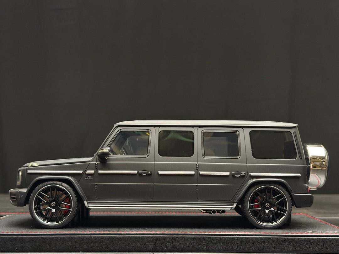 Mercedes-AMG G63 Limousine (Matte Black) [VIP scale Models] 1/18 scale