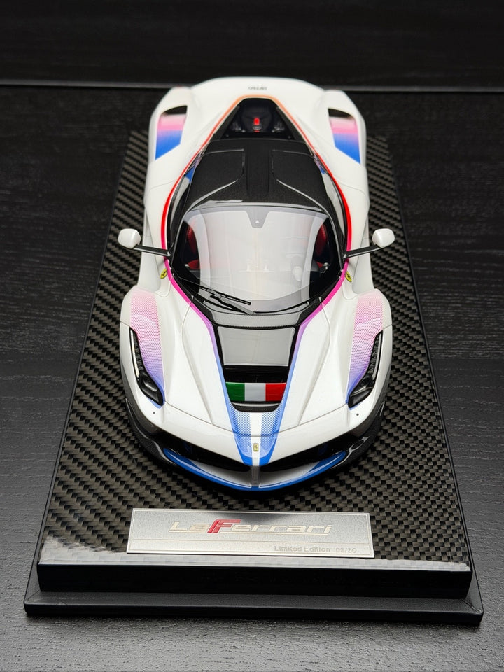 Ferrari LaFerrari (Pearl White) [Gavin] 1:18 scale