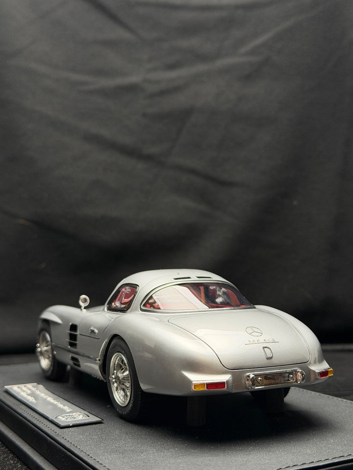 Mercedes-Benz 300 SLR Uhlenhaut (Silver/ Red Interior) [V8 Model] 1:18 scale